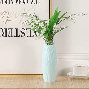 Nordic Plastic Vase: A Simple Home Accessory for Modern Living Room Decor