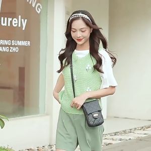 กระเป๋าสะพายข้าง หนังนิ่ม พร้อมส่ง ใส่มือถือ ใบกระทัดรัด