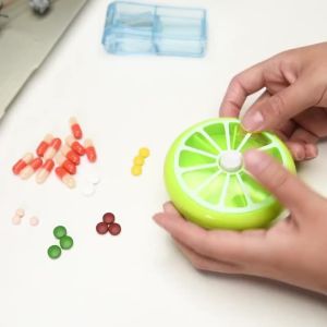 [HCM] Hộp Đựng Thuốc Khay Chia Thuốc 4/7 Ngăn Trong SuốtDụng Cụ Cắt Thuốc Viên Nén Chính Xác Kiêm -Hesede