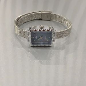 Initial Ichumu Watch Female Accessible Luxury Minority Simple Elegant Womens Student Junior High School Small and Medium Dial Mother Shell