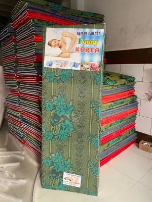 Nệm xếp gấp PE (dày 3cm) kích thước 1m2 *2m nệm gấp 3 tấm