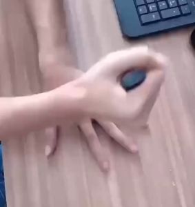 Toy Plastic Small Knife Retractable childrens model spring blade plastic toy / shark knife military training prop knife