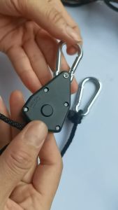 รอกแขวนไฟปลูกต้นไม้ ความยาวเชือก 6 ฟุต รอกเชือก 1/8 นิ้ว รอกเชือกยก 1ชิ้น