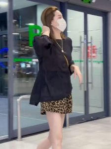 กางเกงขาสั้นลายเสือดาวหลวมเอวสูง กางเกงขายาวขากว้างทรงหลวมสำหรับผู้หญิงในช่วงฤดูร้อน กางเกงขายาวลำลองสุดเทรนด์สำหรับผู้หญิงไซส์เล็ก