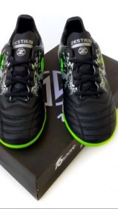Sepatu Futsal Desain Modern: Zestien Draak Premium