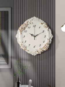 นาฬิกาตั้งโต๊ะแบบเรียบง่ายหรูหราสไตล์ยุโรป นาฬิกาติดผนังสำหรับห้องนั่งเล่นและร้านอาหาร นาฬิกาติดผนังแบบสร้างสรรค์และทันสมัย