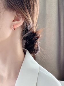 ต่างหูรูปวงกลมสไตล์เกาหลีสำหรับผู้หญิง ต่างหูรูปวงกลมเรียบง่าย เครื่องประดับสุดหรู เครื่องประดับแฟชั่น เครื่องประดับสุดหรู