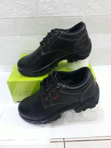 sepatu safety tipe 005 safety gourz9