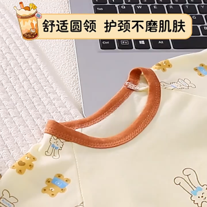 พร้อมส่ง!! New ชุดเซ็ทเสื้อผ้าเด็ก ชุดนอน เสื้อยืดแขนสั้น กางเกงขายาว ผ้าฝ้ายแท้100% พิมพ์ลายน่ารักมากสไตล์เกาหลี คิตตี้ หมีแบร์ แพนด้า  เหมาะสำหรับเด็กผู้ชาย และเด็กผู้หญิง ลายคิตตี้ อายุ 3-8 ปี