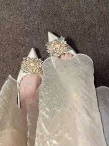 เรียบหรู รองเท้าส้นสูงคริสตัล ผู้หญิง ฤดูใบไม้ผลิ ฤดูร้อน 2024 Fine Heel Main Wedding เดรส รองเท้าเดี่ยว Superfine Fiber ภายใน