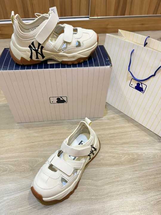 Sepatu Sneakers MLB Big Ball Chunky Mask New York Yankees Wanita