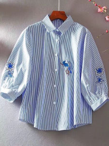 เสื้อเชิ้ตแขนยาวผู้หญิงฤดูร้อนปี 2025 ทรงหลวมสบาย ๆ แขนโคมไฟเย็บลายดอกไม้ ทรงหลวม แขนยาว 7 นิ้ว