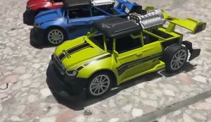 Mainan Mobil Remote Control Anak RC Mobil Balap Ada Lampu Bisa Asap
