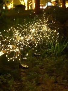 BEAUTY IN THE LIGHT | Solar Dandelion Firework Effect Waterproof Garden Spike Light