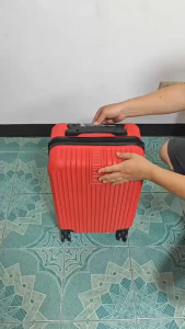 กระเป๋าเดินทาง รุ่น SW-001 ไซส์ 20" น้ำหนักเบา แข็งแรง ทนทาน มีให้เลือกหลายสี