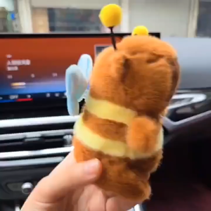 Cute Capybara Keychain Bee wings vibrate Pull String Simulation Capybara Pendant Plush Toys Gift