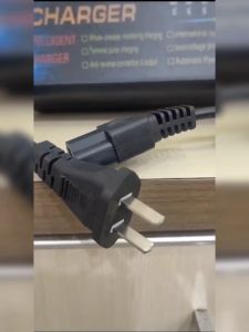 Charger sepeda listrik 48v 12ah Universal Charger Sepeda Listrik UNIVERSALL SUnproo