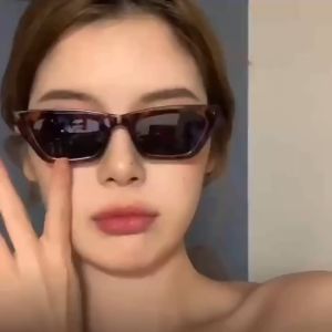 แว่นกันแดดตาแมวย้อนยุค สไตล์ยูวีสาวร้อนแว่นทรงเว้า ส่งจากกรุงเทพ สวยๆ และมีประสิทธิภาพ