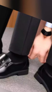 รองเท้าหนังชาย🔥สามารถจ่ายเงินเมื่อได้รับสินค้า🔥รองเท้าหนังชายรองเท้าทางการและรองเท้าแบบสวมเหมาะสำหรับโอกาสธุรกิจใส่คู่กับเสื้อทางการ รองเท้าใส่ทำงาน