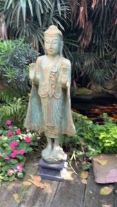 พระ องค์พระ พระพุทธรูป สูงรวม115 Cm พระสูง40นิ้ว  สีเขียวทำเก่า พระประจำวันจันทร์ พระยืน ปางห้ามสมุทร ไม้จามจุรี  พระประธาน