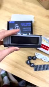 Cảm biến áp suất lốp ô tô van ngoài OMINO MẪU HOT NHẤT 2025 kèm bảng số điện thoại màn hình Oled thiết kế sang trọng.