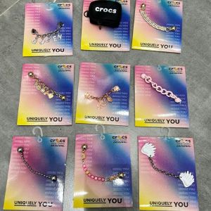 หัวเข็มขัดรองเท้า Crocs พร้อมหัวเข็มขัดโลหะสีสันสดใส ดอกไม้ตกแต่ง DIY สำหรับรองเท้า Crocs สุดเก๋และทันสมัย