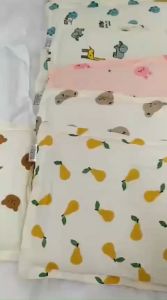 Gối cho bé Sơ Sinh  Vải Xô Vuông MUSLIN Mềm Mịn Lõi Bông Thấm Hút Mồ Hôi Cho Bé 0-36 tháng tuổi