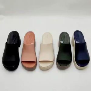 รองเท้าลำลองแฟชั่น สไตล์ Brooklyn Slide Heel