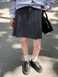 กระโปรงสั้นพับสีเทาทรงเอเอวสูงสำหรับผู้หญิงในฤดูใบไม้ร่วง สไตล์นักศึกษา กระโปรงสั้นสีพื้นหวานและเผ็ดร้อน
