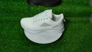 Giày thể thao nam nữ giày cặp nam nữ giày chạy bộ nam nữ đế siêu nhẹ chất vải thoáng khí size từ 35 đến 44 ( hàng hộp )