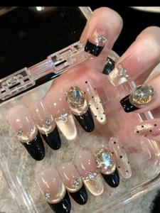 เล็บประดับเพชรสีดำสไตล์ฝรั่งเศส สีแชมเปญ แวววาว ตาแมว ลายจุด ทำมือ เข้าชุดกันสำหรับฤดูใบไม้ร่วงและฤดูหนาว ผลิตจากจีนแผ่นดินใหญ่
