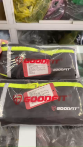 Túi đeo hông GoodFit GF106RB thiết kế ôm sát eo không lắc khi chạy bộ đi bộ tập gym đạp xe. Đựng vừa điện thoại chìa khóa thẻ tiền mặt