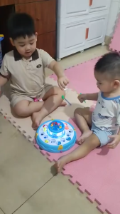 Bộ đồ chơi câu cá Gogo Fishing cho bé – Bàn câu cá xoay có nhạc kèm 4 cần câu 21 cá