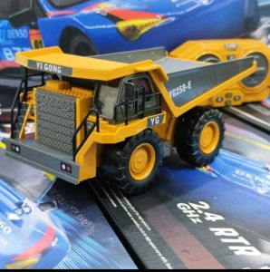 Xe máy xúc điều khiển từ xa YiGong 1:20 phiên bản 11 kênh 2.4GHz nâng cấp gàu múc kim loại có đèn led âm thanh động mô phỏng