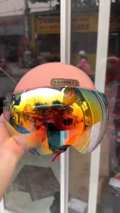 Kính lững revo đi ngày đêm gắn mũ bảo hiểm 1/2 và nón bảo hiểm 3/4 có 3 nút ở đỉnh mũ rất tiện lợi