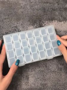 Khay tổ ong đựng charm đá phụ kiện nail  Khay chia đá hộp nhựa 28 ô để phụ kiện làm nail