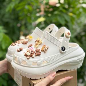 Dép Sục Classic Nữ Đế Độn Cao 7cm Siêu Đẹp Kèm Sticker Gấu Carot Cực Đẹp Xinh
