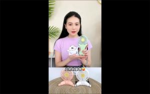 พัดลมคล้องคอ 1200mAh พัดลมพกพา พัดลมตั้งโต๊ะขนาดเล็ก USB ใบพัด2.5 นิ้วให้แรงลม3ระดับ ใช้งานต่อเนื่อง 12 ชม