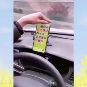 360° Rotation Car Phone Mount - Spring Clip Dashboard Holder No-Block View for 6.7 Inch Smartphones Easy To Install