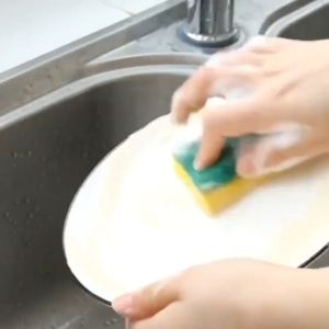 ฟองน้ำ สก๊อตไบร์ สำหรับทำความสะอาดจาน ชาม 1 ชิ้น