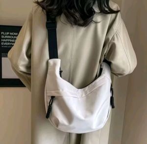 (SG) Fashion Trendy Ladies Dumpling Bag Women Crossbody Bag/ Shoulder Bag / Female Bag/ Light Weight (D1)