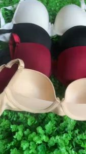 Áo lót nữ mút vừa  cúp xéo không gọng trơn