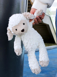 Đồ Chơi Búp Bê Nhồi Bông Mềm Mại Dễ Thương Quà Tặng Sinh Nhật Cho Trẻ Em Đồ Chơi Búp Bê Con Cừu Mềm Mại Cho Bé Trai Và Bé Gái