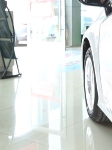 ZLWR  AION Vแผ่นเตะประตู สติ๊กเกอร์ป้องกันประตูรถ อุปกรณ์ตกแต่งภายในรถยนต์ที่ทนต่อรอยขีดข่วนและทนต่อการสึกหรอ อุปกรณ์ตกแต่งภายในรถยนต์