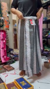 Kain Panjang Batik Wanita Cap Cent (Hitam Putih)