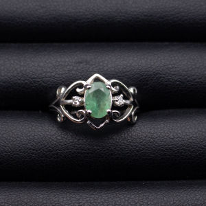 เสื้อแหวนพลอยมรกตโคลัมเบีย ผู้วิถีแท้ 92.5% ชุบทองคำขาว ไซด์นิ้ว 50 หรือ 5.5