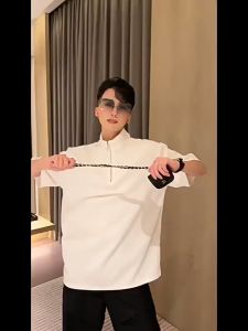 SINRANSINYA丨เสื้อโปโลผู้ชาย-เสื้อโปโลผู้ชายเสื้อสีทึบลำลองทรงหลวมแขนสั้นวาฟเฟิลเสื้อยืดแบบมีซิปครึ่งแขนเสื้อ