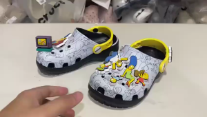 Sandal Anak Dewasa Crocs The Simpsons Kids Cowok Cewek Pria Wanita Laki Laki Perempuan - Sandal Terbaru