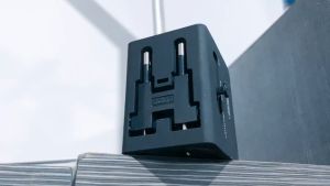 Travel Power Adapter / International Wall Charger Adaptor With 2.1A Fast-Charging 2 USB Ports for 200 Countries