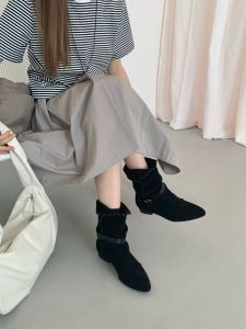 Retro Matte Leather Stacked Western Boot with Inner Height Increase